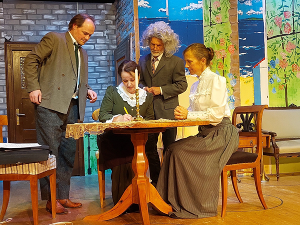 Mortimer Abby Mr. Witherspoon Martha klein