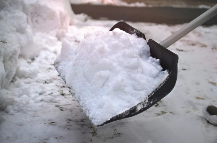 Schneeschaufel